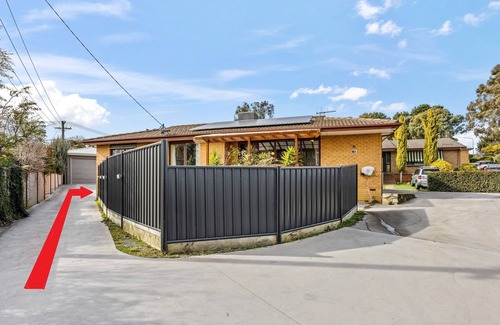 Giralang Apartment | Cozy, self-contained container unit