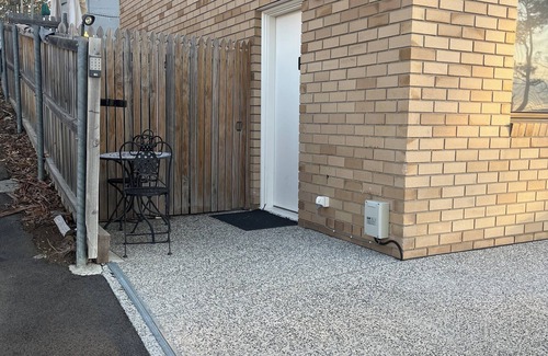 Mount Nelson Villa | Cozy separate unit underneath house, lovely and quiet close to city