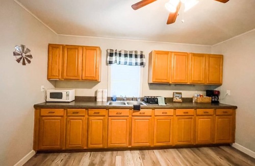 Pevely House | Cozy Serene home off 55 Queen Bed Smart TVs Wifi Secluded Nice View With Coffee