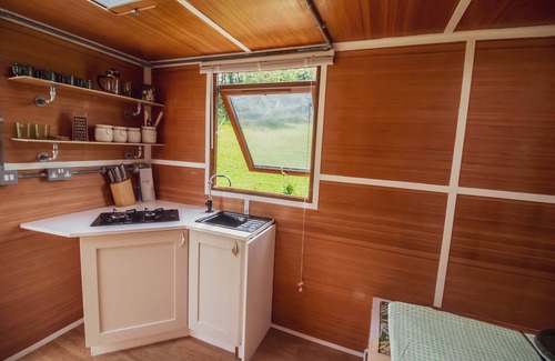 Alfriston Cabin | Cozy shepherds hut in the stunning village of Alfriston