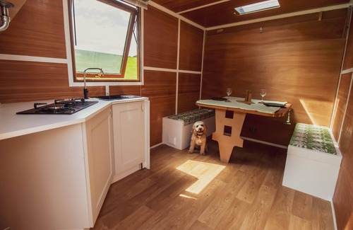 Alfriston Cabin | Cozy shepherds hut in the stunning village of Alfriston