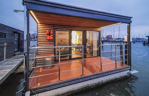 Lelystad Boat Rental | Cozy ship in Lelystad