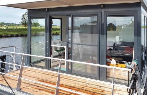 Nieuwpoort Boat Rental | Cozy ship in Nieuwpoort with WiFi
