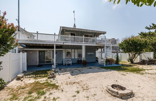 Strathmere House | Cozy Shore House, Beach on one side, Bay on the other side
