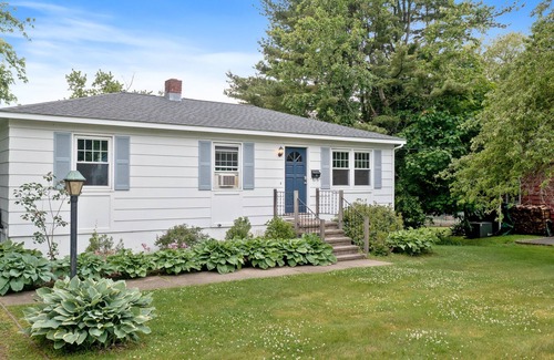 Guilford House | Cozy Shoreline home a short walk from downtown Guilford