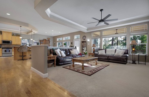 Cedar Ridge House | Cozy Sierra foothills home with 3Bedrooms, 2full baths with outdoor deck dinning