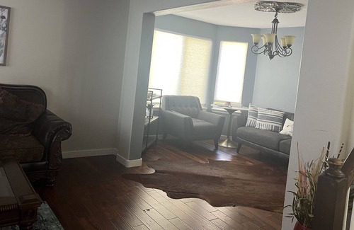 Superior House | Cozy six bedroom house in a quiet neighborhood, middle of everything you need.