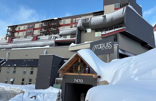 Rutland Condo | Cozy Ski Condo with loft on Big White Mountain,