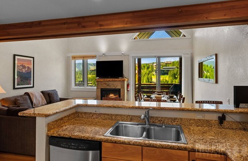 Saddle Ridge Condo | Cozy Ski In/Out Condo! Private Patio ,Hot Tub, + Grill!