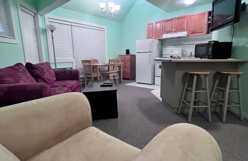Mont-Tremblant Condo | Cozy ski -in ski -out Condo on the Mountain , Minutes to ski Lifts, Parking