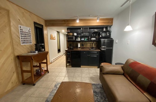 Four O'Clock Apartment | Cozy Ski-In/Walk-Out @ 4 O'Clock Lodge