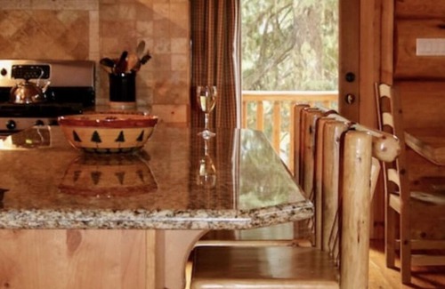 Government Camp Cabin | Cozy Ski Retreat in Govy w/Hot Tub and Outdoor Sauna