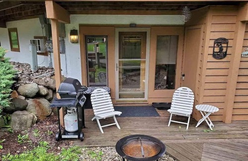 Mancelona Condo | Cozy ski retreat close to the action