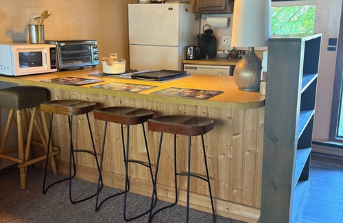 Blodgett Mills Condo | Cozy Slope Side Retreat: Ski/Sun/College Trips/Girls Trip/Upstate Getaway