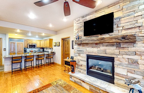 Edwards Condo | Cozy slope-side stay with excellent resort perks & scenic balcony with grill