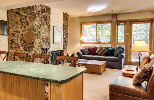 Snowmass Village Hotel | Cozy Slopeside Condo