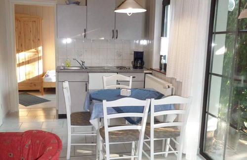 Freest House | Cozy, small cottage quiet in the garden, with sauna, 350 m to the beach