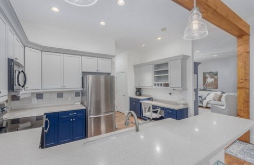 Sevierville House | Cozy Smoky Mountain Retreat Saltwater Pool Hot Tub Sleeps 6-Perfect Getaway!