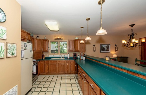 Townsend House | Cozy Smoky Mountain view and golf escape near Cades Cove