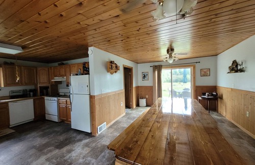Paris House | Cozy snowmobilers/ATV retreat. 3 miles from Manistee Ntl Forest/Rails to Trails