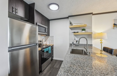Snowshoe Condo | Cozy Snowshoe Condo Rental: Walk to Chair Lift!