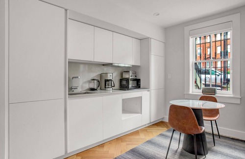 Columbus Apartment | Cozy South End Studio near T, Shops + Dining, by Blueground
