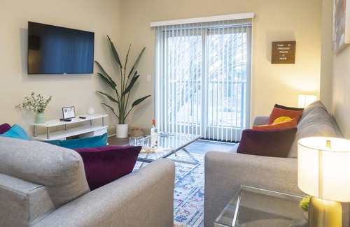 SouthPark Condo | Cozy SouthPark Apartment