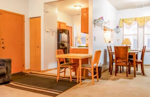 South Shore Condo | Cozy Southshore Condo