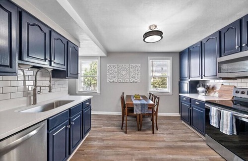 South Side Flats Condo | Cozy Southside Pitt home w/Pool Table +Yard