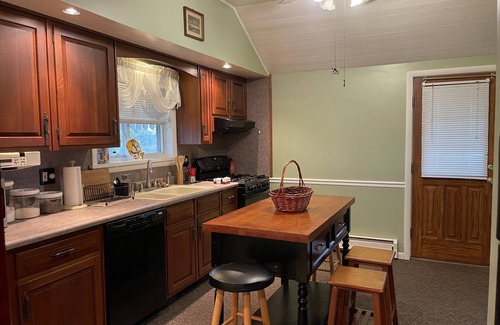 Wilkes-Barre House | Cozy Spacious FamilyFriendly 4B Residential Home