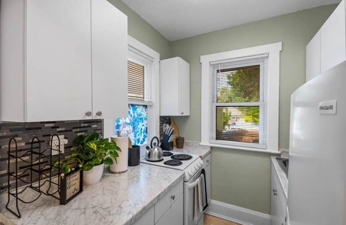 Virginia Park Apartment | Cozy Space, 5beds w/Free Parking, Near Raymond James Stadium & Amalie Arena