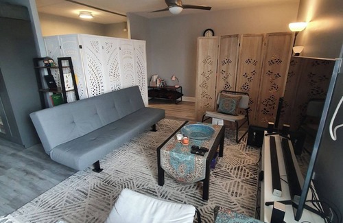 Forest Park Condo | Cozy spacious 1-bedroom condo in enjoyable Forest Park with fitness room, WiFi