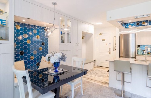 Upper Village Apartment | Cozy & Spacious 1BR:Sleeps 4,Pool, Hottub, Sauna, Walk to Shops, Restaurants & Trails!