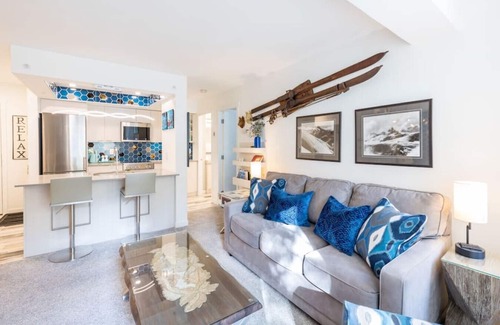Upper Village Apartment | Cozy & Spacious 1BR:Sleeps 4,Pool, Hottub, Sauna, Walk to Shops, Restaurants & Trails!