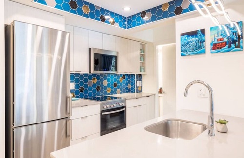 Upper Village Apartment | Cozy & Spacious 1BR:Sleeps 4,Pool, Hottub, Sauna, Walk to Shops, Restaurants & Trails!