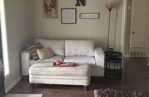 Raleigh House | Cozy & Spacious 3 Bed 2 Bath Home in Midtown Memphis