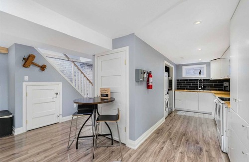 Sheridan Apartment | Cozy & Spacious Basement Apartment with Free Parking