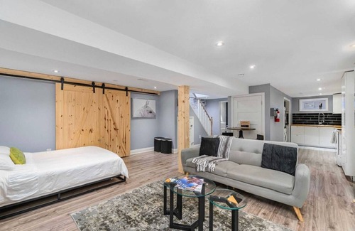 Sheridan Apartment | Cozy & Spacious Basement Apartment with Free Parking