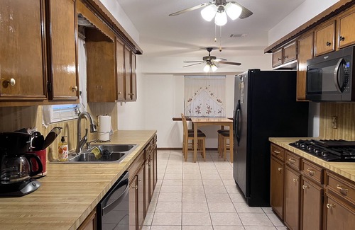 Pasadena House | Cozy, spacious & convenient home-3bedrooms 3baths