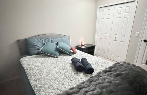 Signal Hill House | Cozy & Spacious Home in Prime SW Calgary Location Near Amenities!