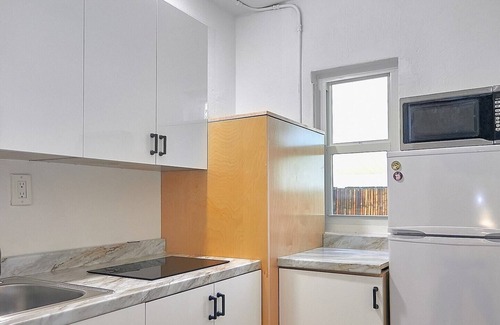 Poinsettia Heights House | Cozy spacious Studio With Private small Backyard. Pet Friendly
