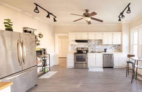 Trappe House | Cozy & Spacious, The Calway Inn