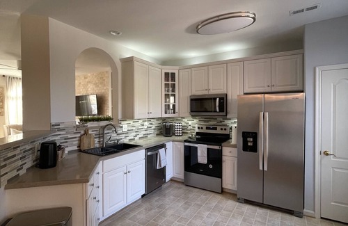 Bel Air South House | Cozy Spacious Townhouse King Bed