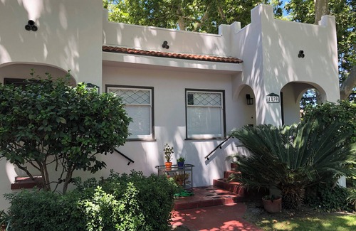 Land Park House | Cozy Spanish Bungalow bordering Land Park and Downtown