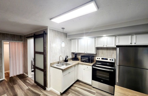 Rossville Apartment | Cozy spot near Lake Winnie, studio in Rossville, WiFi, AC and privacy