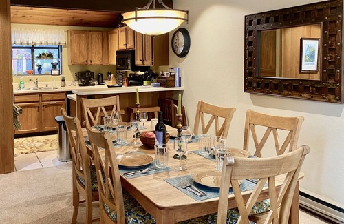 Mammoth Lakes House | Cozy, Spotless, Family Friendly - Walk to dining/shops, new remodeled bathrooms