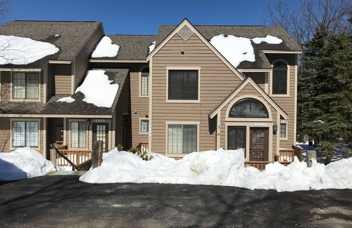 Hidden Valley Condo | Cozy Spring Condo - Great View of Hidden Valley Resort -Bike-Hike-Golf