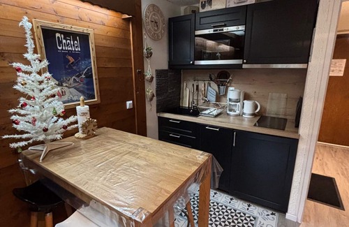 La Chapelle-d'Abondance Apartment | Cozy Studio Near Ski Lifts with Mountain Views & Parking!