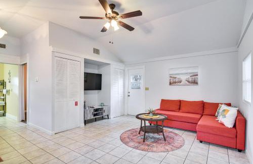 South Pinellas Community Council House | Cozy St Pete Home about 2 Mi to Madeira Beach!