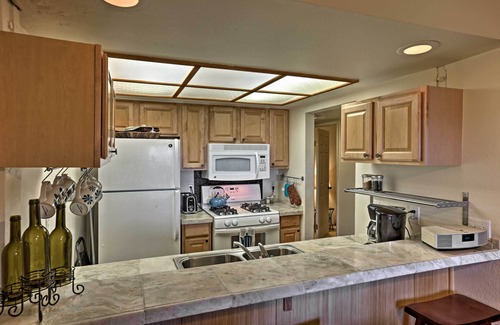 Tahoe Village Condo | Cozy Stateline Condo w/Hot Tub Access & Lake View